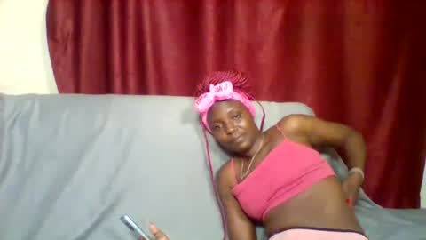 Snapshot of cutey_lunar chatting on 17, 2, 2025 cutey_lunar online show from 17, 2, 2025