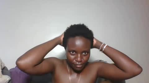 Snapshot of cutey_lunar chatting on 12, 10, 2025 cutey_lunar online show from 12, 10, 2025