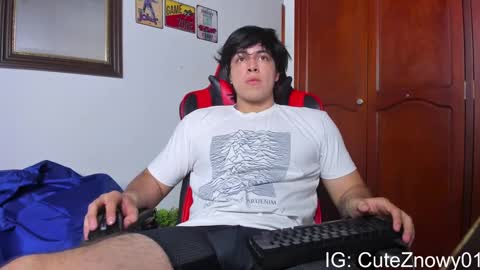 Snapshot of cuteznowyy chatting on 11, 2, 2025 Ask me online show from 11, 2, 2025