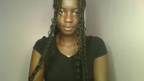 Snapshot of cutie_choco chatting on 12, 10, 2025 cutie_choco online show from 12, 10, 2025