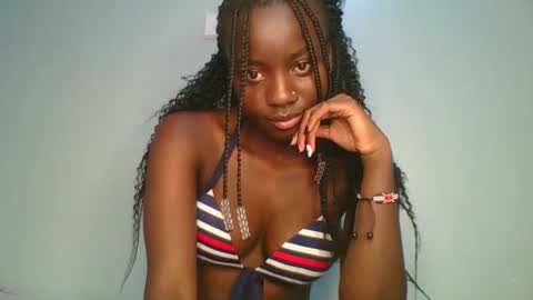 Snapshot of cutie_choco chatting on 12, 11, 2025 cutie_choco online show from 12, 11, 2025