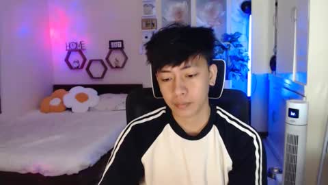 Snapshot of cutie_cumshow chatting on 8, 1, 2026 Neil Taylor online show from 8, 1, 2026