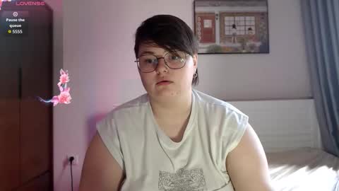 Snapshot of cutie_florence chatting on 24, 9, 2025 Sophie Lilith online show from 24, 9, 2025