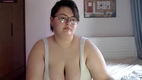 Snapshot of cutie_florence chatting on 27, 9, 2025 Sophie Lilith online show from 27, 9, 2025