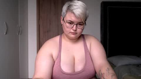 Snapshot of cutie_florence chatting on 11, 11, 2025 Sophie Lilith online show from 11, 11, 2025