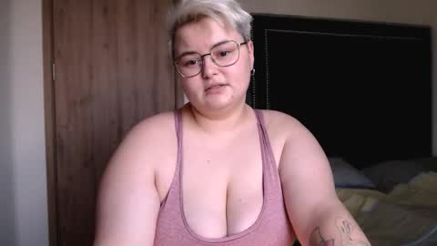 Snapshot of cutie_florence chatting on 12, 11, 2025 Sophie Lilith online show from 12, 11, 2025