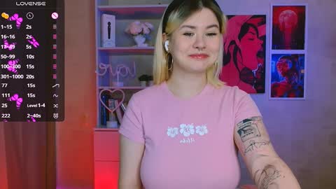Snapshot of cutie_mili chatting on 14, 1, 2025 mili online show from 14, 1, 2025