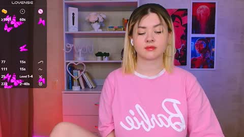 Snapshot of cutie_mili chatting on 15, 1, 2025 mili online show from 15, 1, 2025