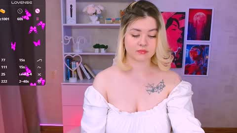 Snapshot of cutie_mili chatting on 23, 1, 2025 mili online show from 23, 1, 2025