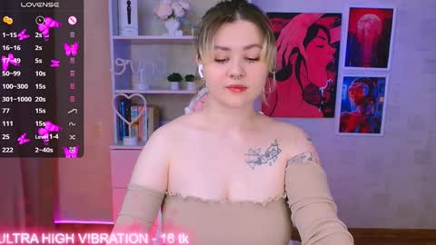 Snapshot of cutie_mili chatting on 3, 2, 2025 mili online show from 3, 2, 2025