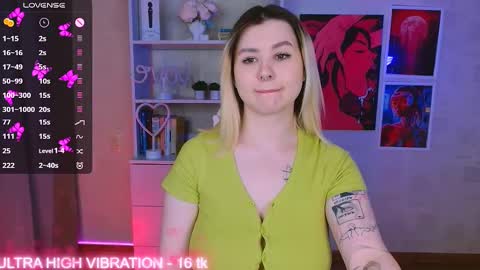 Snapshot of cutie_mili chatting on 12, 2, 2025 mili online show from 12, 2, 2025