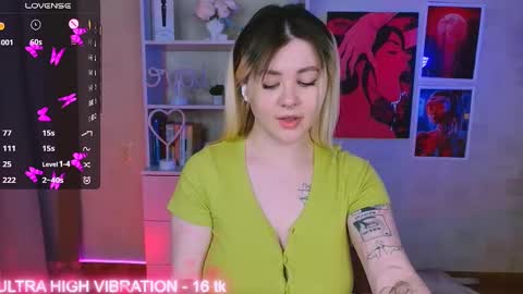 Snapshot of cutie_mili chatting on 13, 2, 2025 mili online show from 13, 2, 2025