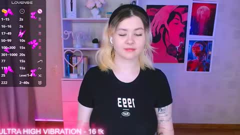 Snapshot of cutie_mili chatting on 24, 2, 2025 mili online show from 24, 2, 2025