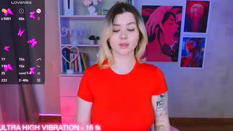 Snapshot of cutie_mili chatting on 1, 3, 2025 mili online show from 1, 3, 2025