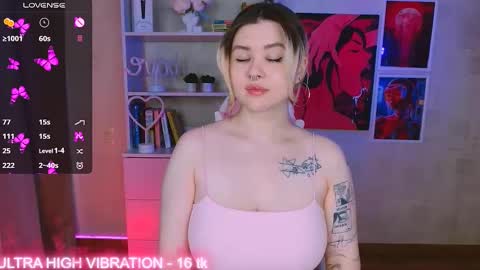 Snapshot of cutie_mili chatting on 2, 3, 2025 mili online show from 2, 3, 2025