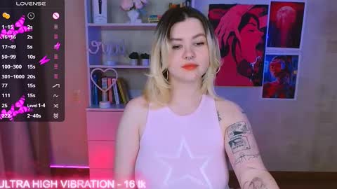 Snapshot of cutie_mili chatting on 3, 3, 2025 mili online show from 3, 3, 2025