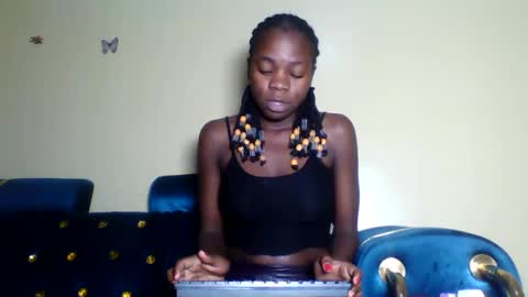 Snapshot of cutie_plush chatting on 22, 4, 2026 cutieplush online show from 22, 4, 2026