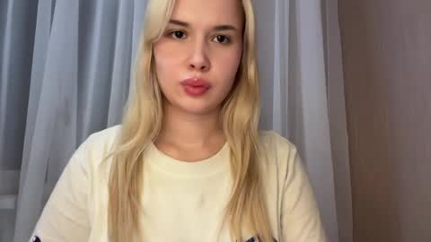 Snapshot of cutiee_chloe chatting on 20, 4, 2026 Chloe online show from 20, 4, 2026