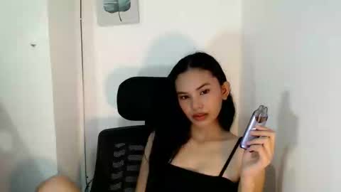 Snapshot of cutiee_lily2 chatting on 24, 4, 2026 cutiee_lily2 online show from 24, 4, 2026