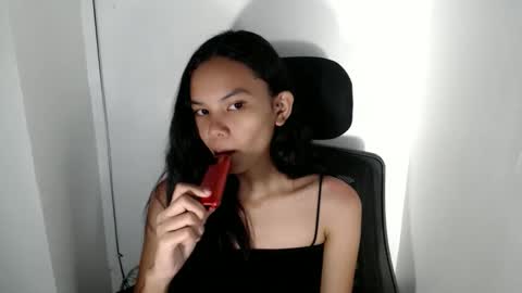 Snapshot of cutiee_lily2 chatting on 24, 5, 2026 cutiee_lily2 online show from 24, 5, 2026