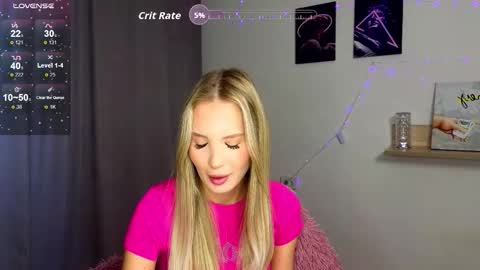 Snapshot of cutiefull_lion chatting on 8, 10, 2025 cutiefull_lion online show from 8, 10, 2025