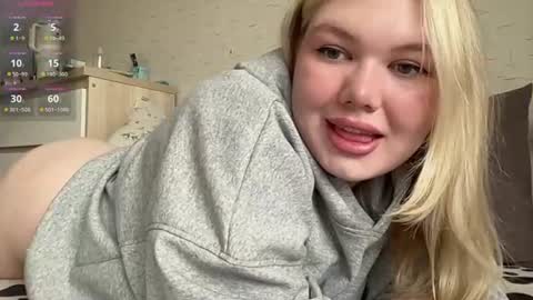 Snapshot of cutiejulie_ chatting on 6, 7, 2026 Julie online show from 6, 7, 2026