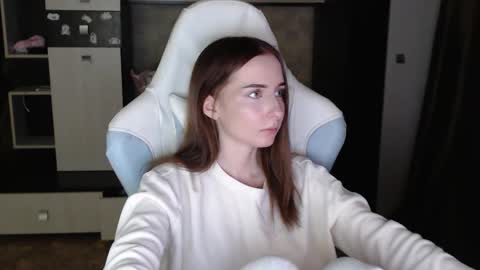 Snapshot of cutti_crystal chatting on 27, 10, 2025 Cutti Crystal online show from 27, 10, 2025