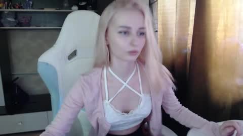 Snapshot of cutti_crystal chatting on 1, 4, 2026 Cutti Crystal online show from 1, 4, 2026