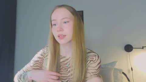 Snapshot of cuute_angell chatting on 5, 6, 2026 Virginia See you on Sunday online show from 5, 6, 2026