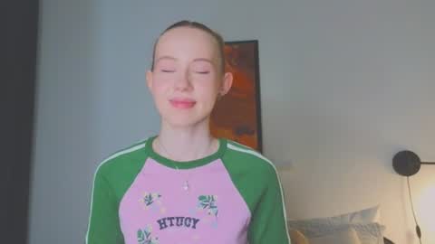 Snapshot of cuute_angell chatting on 19, 6, 2026 Virginia See you on Sunday online show from 19, 6, 2026