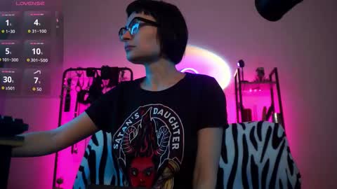 Lily Goddess online show from 3, 12, 2025