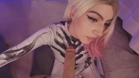 Snapshot of cyberzoe chatting on 10, 4, 2026 cyber zoe online show from 10, 4, 2026