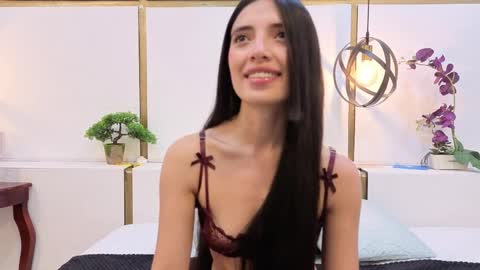 Snapshot of cynthia1fox chatting on 7, 4, 2026 Cynthia1fox online show from 7, 4, 2026