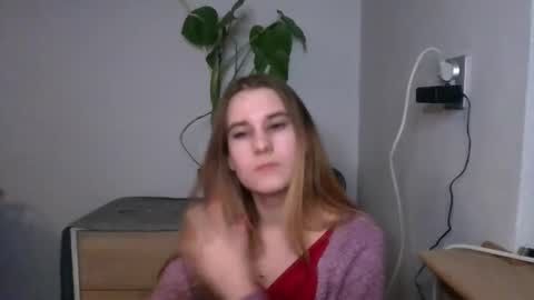 Snapshot of cyntianatural chatting on 9, 1, 2025 CyntiaNatural online show from 9, 1, 2025