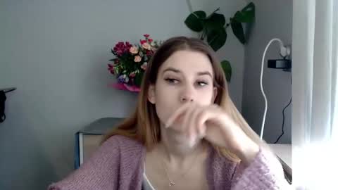 Snapshot of cyntianatural chatting on 20, 2, 2025 CyntiaNatural online show from 20, 2, 2025