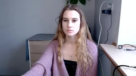 Snapshot of cyntianatural chatting on 25, 2, 2025 CyntiaNatural online show from 25, 2, 2025