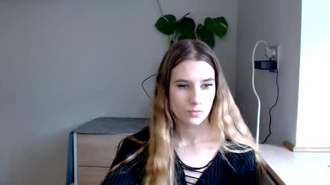 Snapshot of cyntianatural chatting on 27, 2, 2025 CyntiaNatural online show from 27, 2, 2025