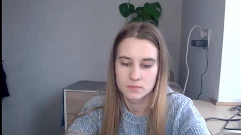 Snapshot of cyntianatural chatting on 11, 3, 2025 CyntiaNatural online show from 11, 3, 2025