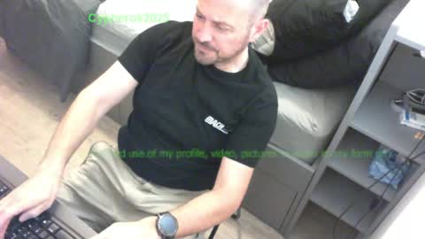 Snapshot of cypheros2025 chatting on 12, 4, 2026 Chris online show from 12, 4, 2026