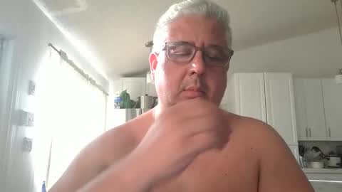 Snapshot of czar1974 chatting on 24, 10, 2025 czar1974 online show from 24, 10, 2025