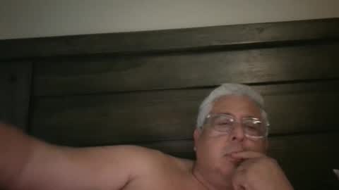 Snapshot of czar1974 chatting on 18, 12, 2025 czar1974 online show from 18, 12, 2025