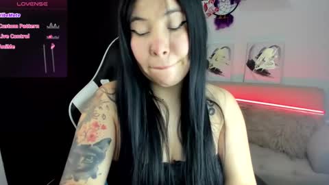 Ailyn  online show from 11, 10, 2025