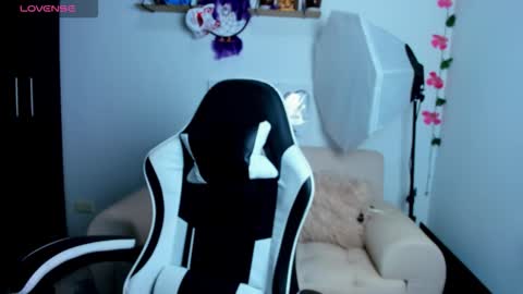 Ailyn  online show from 14, 12, 2025