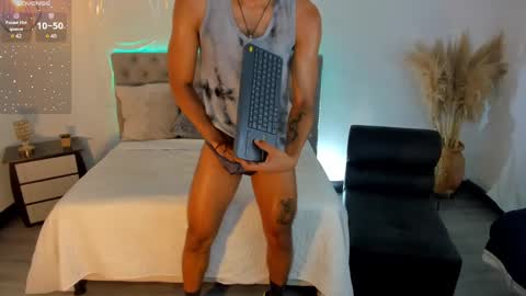 Mauricio online show from 28, 1, 2025