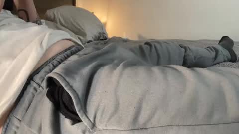 Snapshot of daddycock211987 chatting on 1, 2, 2025 DaddyCock211987 online show from 1, 2, 2025