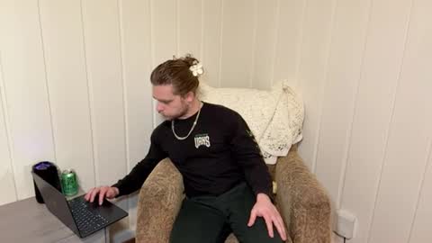 Snapshot of daddydaydrinkz chatting on 21, 12, 2025 DaddydayDrinkz online show from 21, 12, 2025