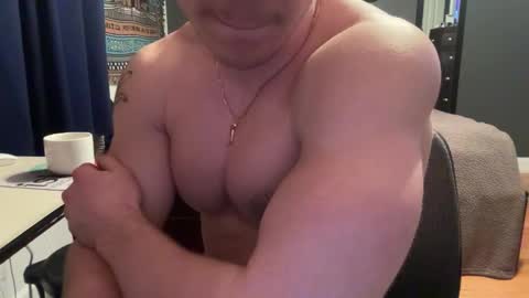 Snapshot of daddygmoney6969 chatting on 15, 3, 2026 daddygmoney6969 online show from 15, 3, 2026