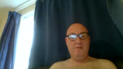 Snapshot of daddyhere4uall6 chatting on 11, 10, 2025 daddyhere4uall6 online show from 11, 10, 2025