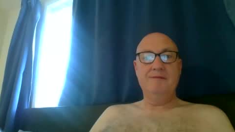 Snapshot of daddyhere4uall6 chatting on 21, 10, 2025 daddyhere4uall6 online show from 21, 10, 2025