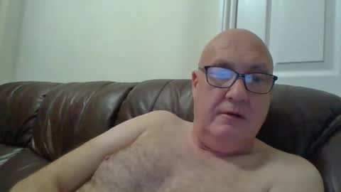 Snapshot of daddyhere4uall6 chatting on 30, 11, 2025 daddyhere4uall6 online show from 30, 11, 2025